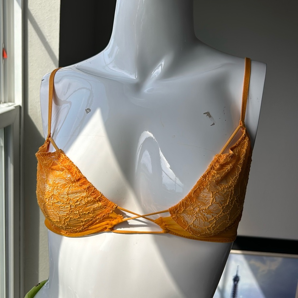 ZARA LACE BRALETTE SIZE M NWOT